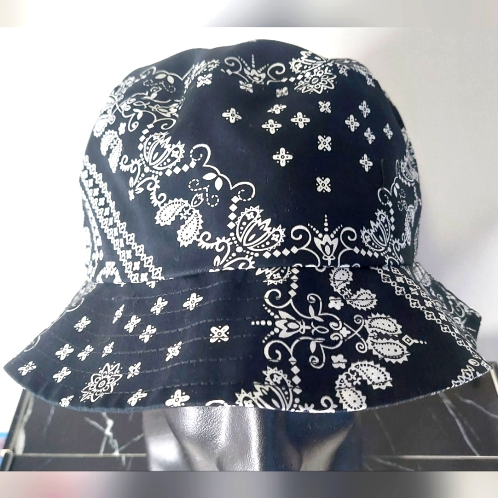 Black Background White Patterned Bucket Hat BNWT DLG Bucket Hat Size: L-XL